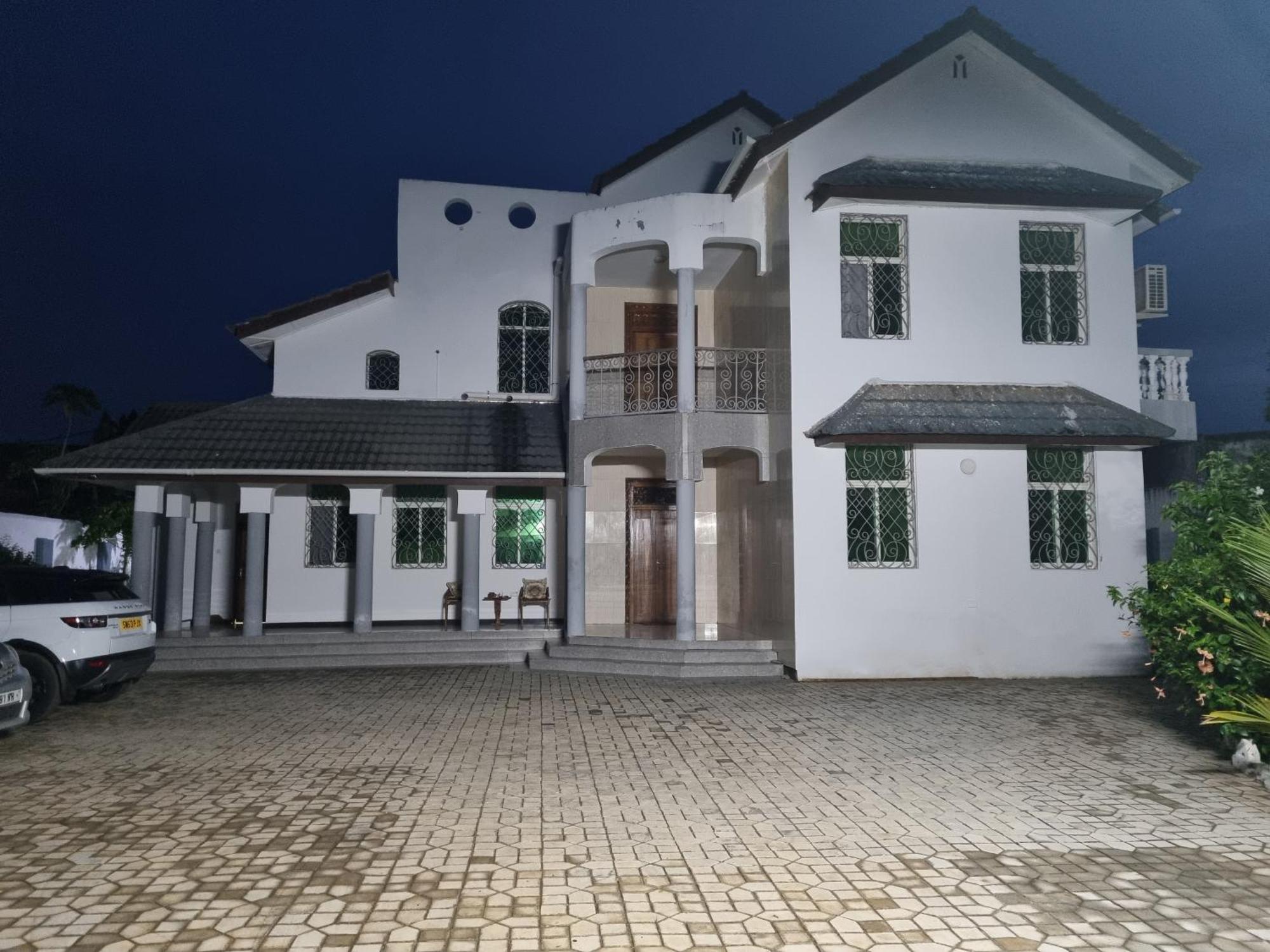 64 Zenj House Luxury Airport B&B Mbweni Zewnętrze zdjęcie