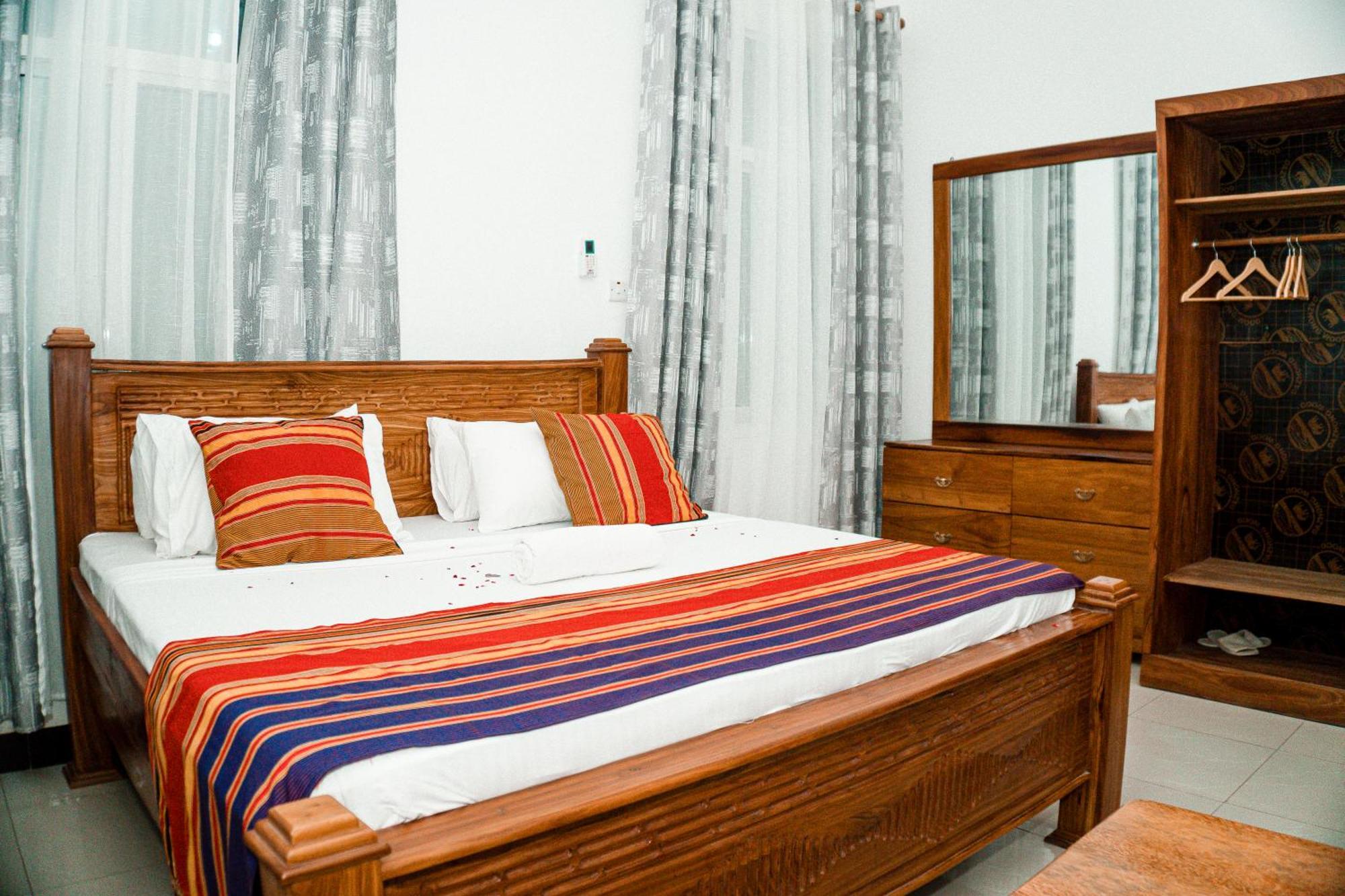 64 Zenj House Luxury Airport B&B Mbweni Zewnętrze zdjęcie